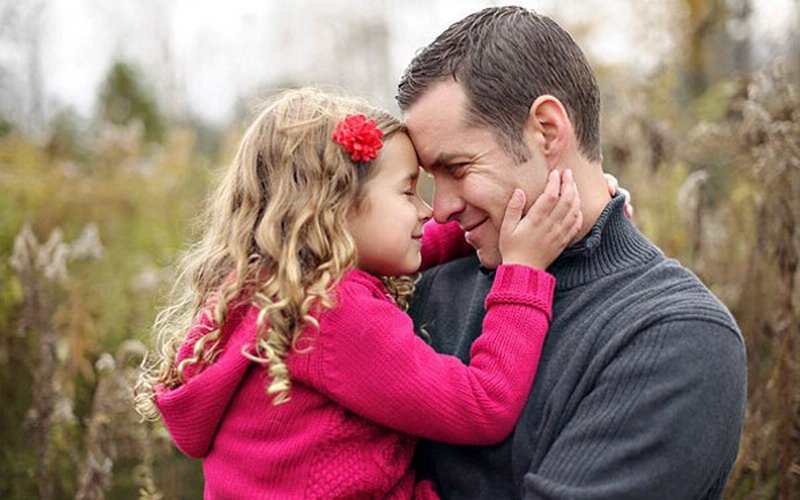 Alasan Mengapa Ayah Selalu Jadi Cinta Pertama Anak Perempuannya