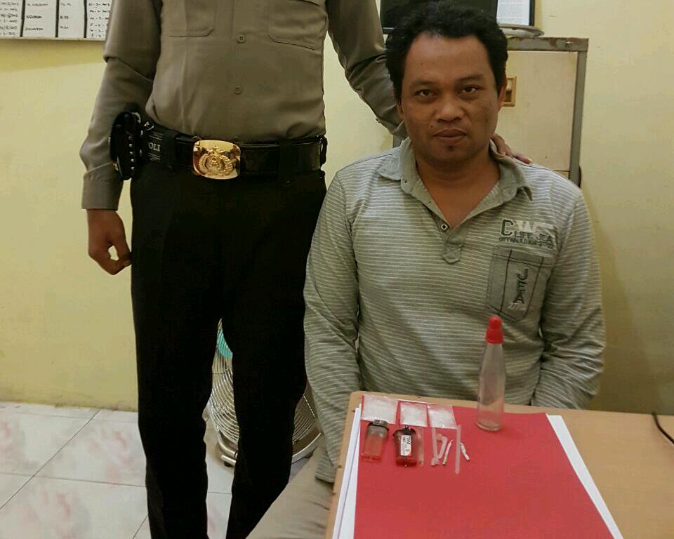 Bawa 3 Paket Bening Yang Di Duga Sabu, Warga Rohil Di Tangkap Polisi