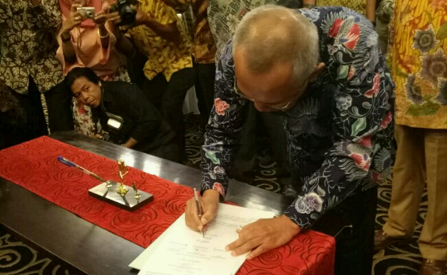 Tak Jemu, Gubri Kembali Beberkan Potensi Industri Riau di Hadapan Kadin Pusat