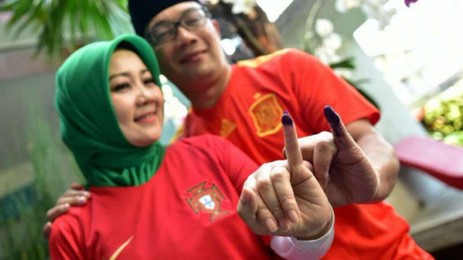 PDIP Sebut Ridwan Kamil Menang karena Berbaju Merah