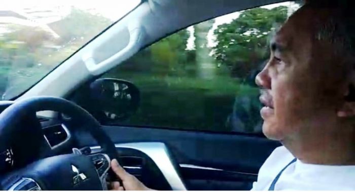 Cuti Tanpa Fasilitas Negara, Arsyadjuliandi Rachman Terlihat Nyetir Mobil Sendiri