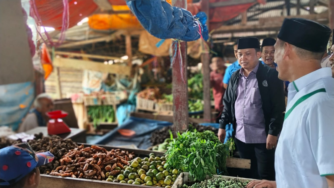 Dani M Nursalam Dengarkan Curhat Pedagang di Pasar Kotabaru