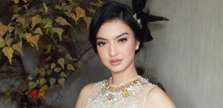 Raline Shah Bilang Berita Aneh Itu Menarik
