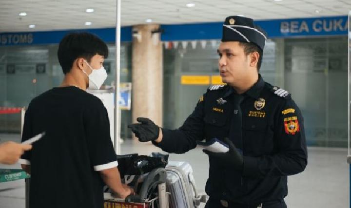 Daftar Kasus Viral yang Menyeret Bea Cukai, Terbaru: Alat Paralayang Milik Atlet Ditahan