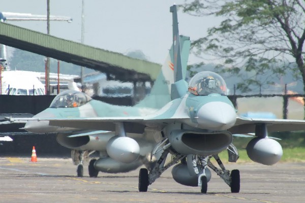 Pesawat F16 Pekanbaru Akan 