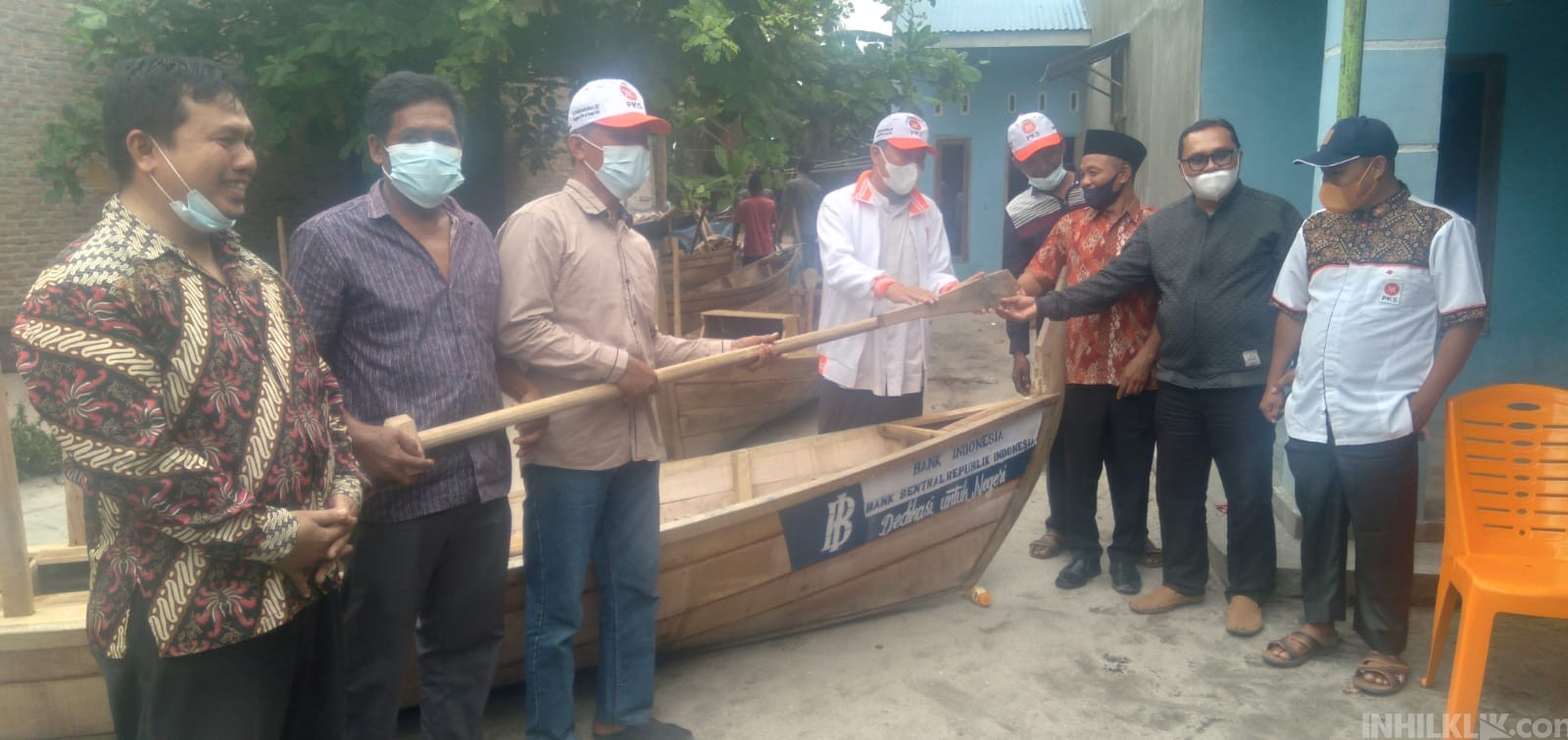 Kelompok Nelayan Udang Putih Desa Sentang Terima Bantuan dari Bank Indonesia
