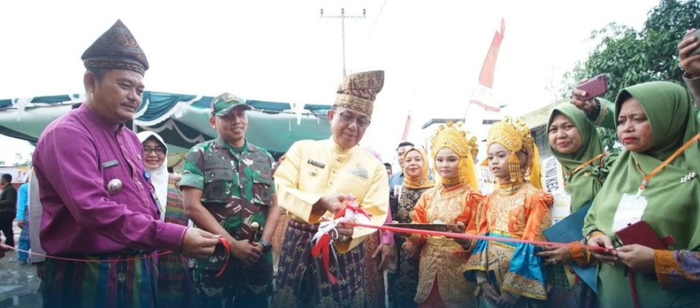 Bupati HM Wardan Secara Resmi Buka Pawai Ta'ruf dan Bazar MTQ Tingkat Kecamatan Sungai Batang