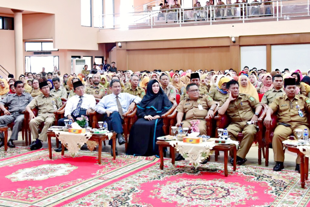 HM Wardan Hadiri Silahturrahmi bersama Guru SMA / SMK Se-Inhil, Gubri Hadir Lewat Video Call