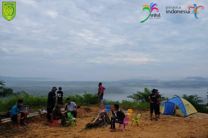 Suasana Camping Ground Bukit Condong yang Menarik