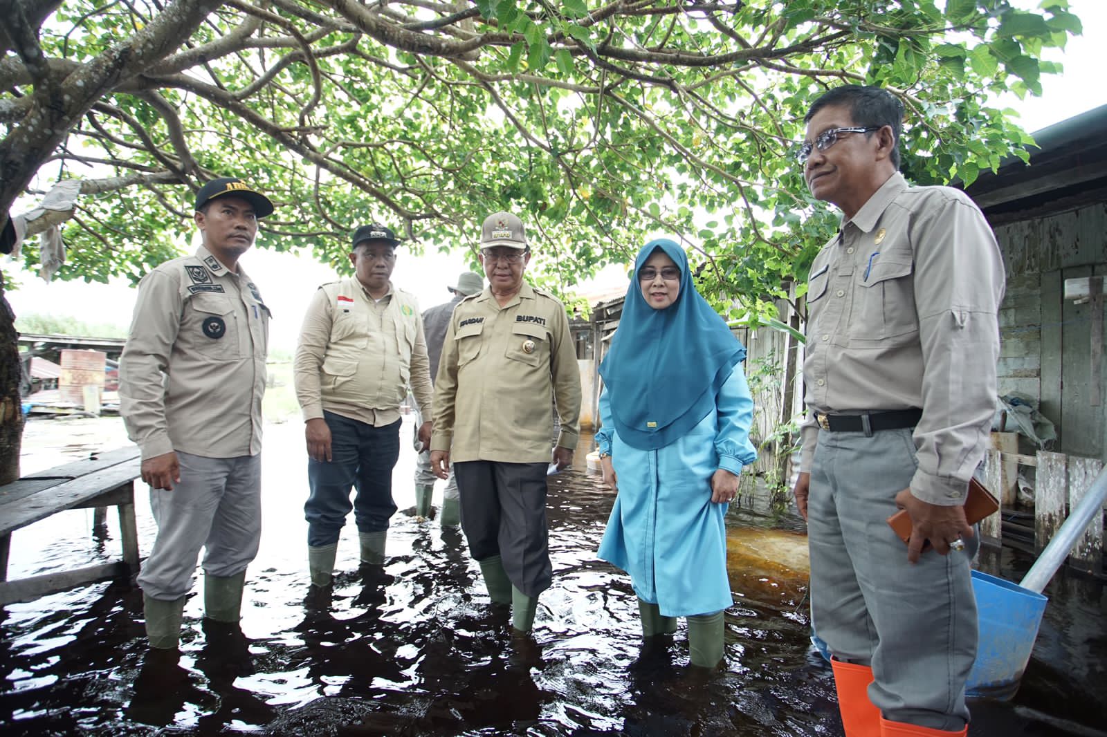 Bupati Inhil Instruksikan Tim Penanggulangan Bencana Banjir Untuk Bergerak Cepat