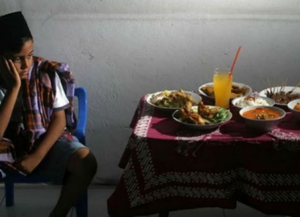 Panduan Menu Sahur Agar Tidak Lemas Saat Puasa Pertama
