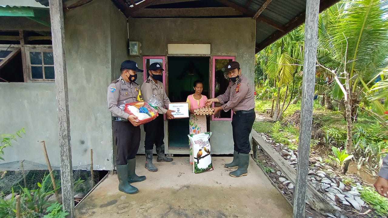 Polsek GAS Santuni Warga Kurang Mampu