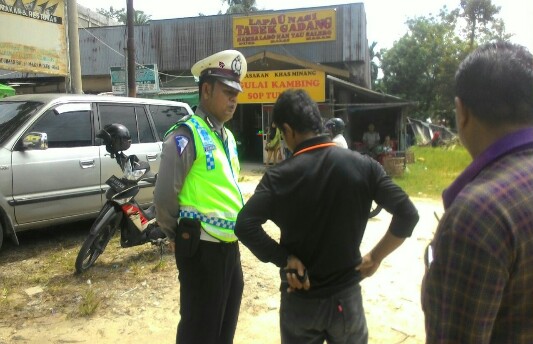 Mengaku Tersinggung Polantas, Pemotor di Duri Banting Kendaraan dan Helm