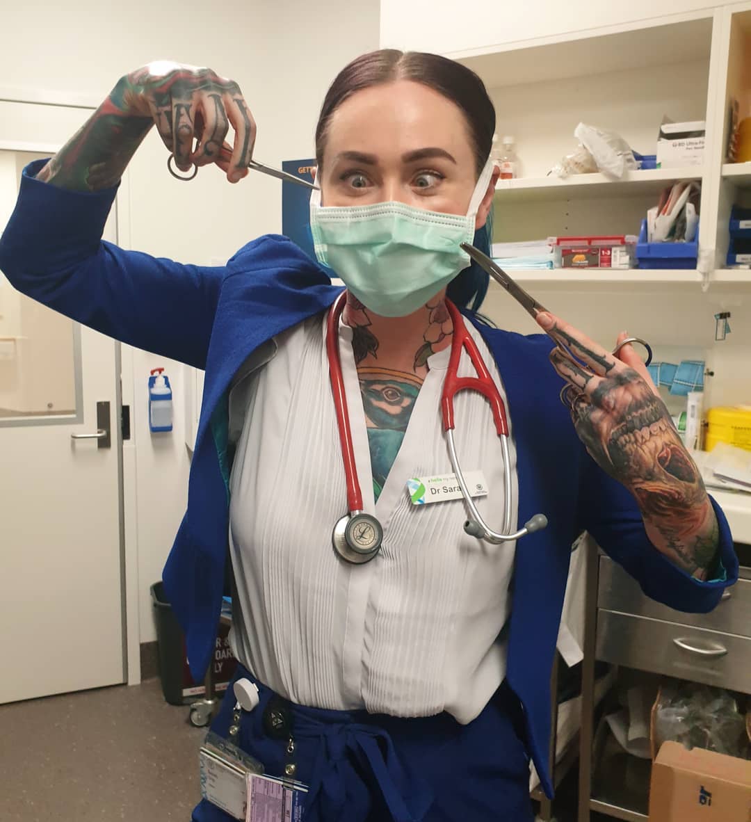 Sarah, Dokter Cantik dengan Tato Terbanyak di Dunia, Ini Foto-fotonya