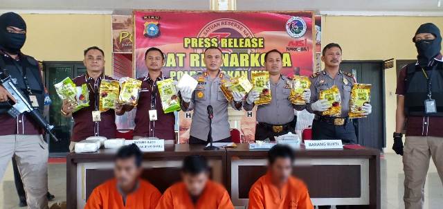 Polisi Ringkus Jaringan Penyelundup Narkotika Antar Negara