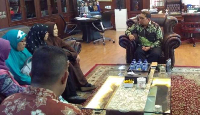 Istri Jonru Mengadu ke Fadli Zon