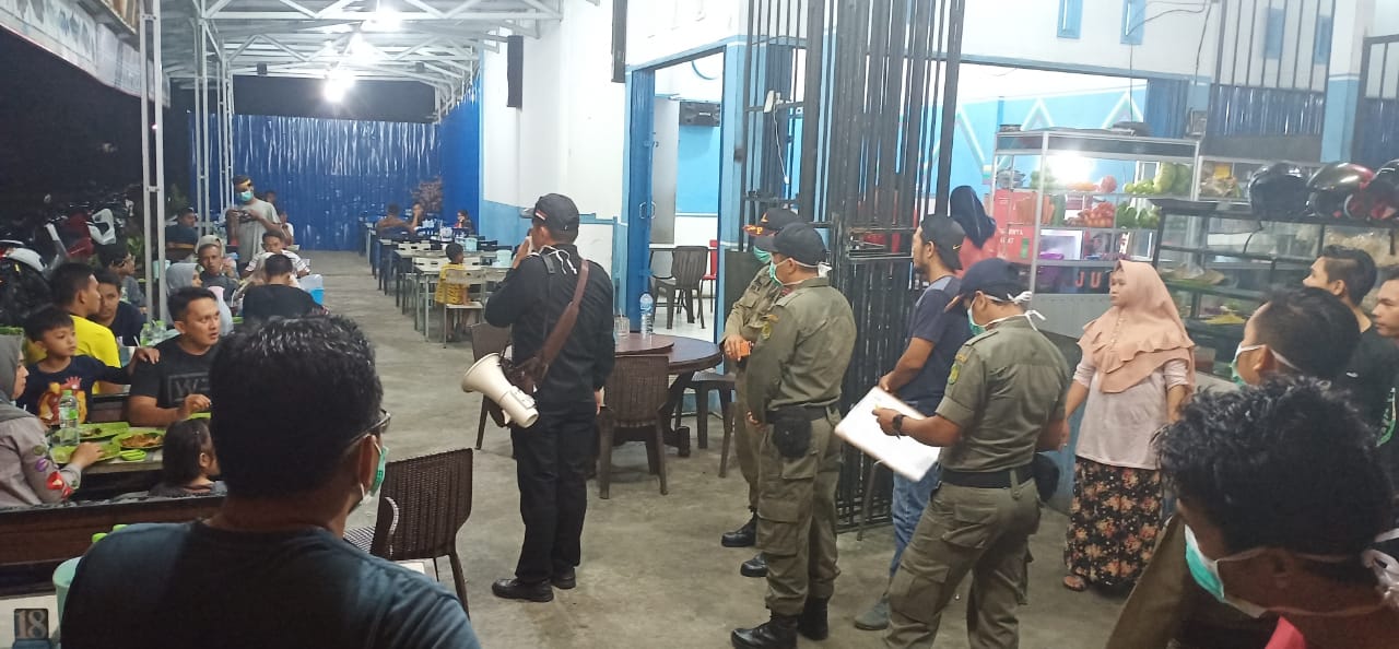 Wardan Pimpin Satgas Covid-19 Tertibkan Keramaian di Tembilahan