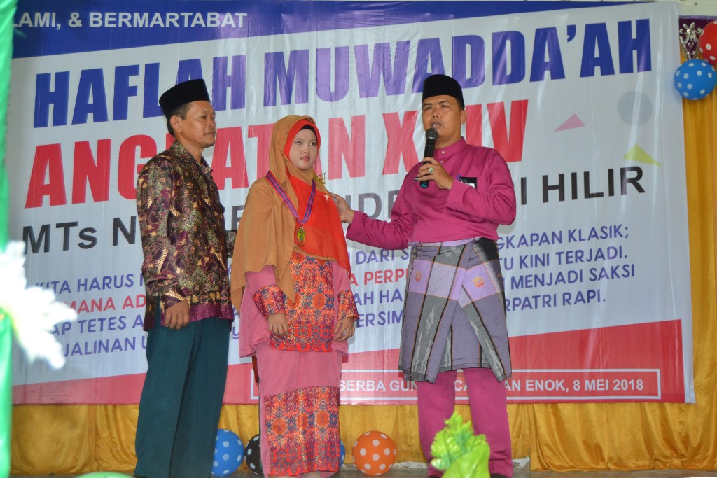 Haflah Muwadda'ah MtsN 3 Inhil Belangsung Meriah dan Penuh Haru