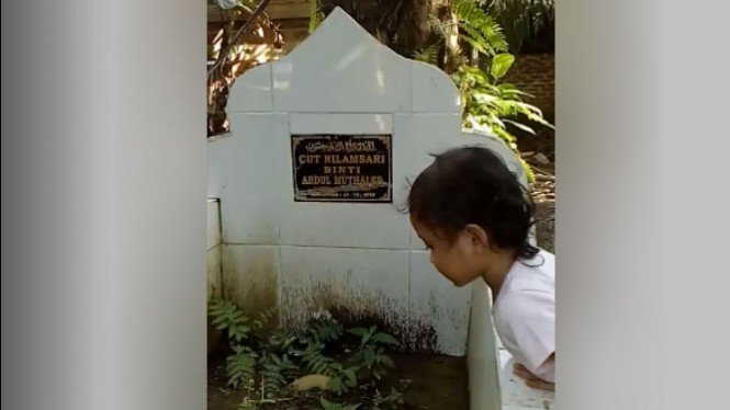 HARU! Gadis Kecil Ini Panggil-panggil Ibunya yang Telah Meninggal Dunia