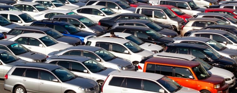 Pilih Online atau Datang ke Showroom saat Beli Mobil?