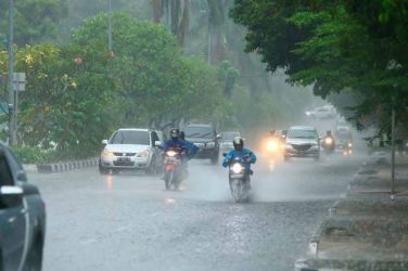 Akhir Pekan Riau Masih Berpotensi Diguyur Hujan Lebat