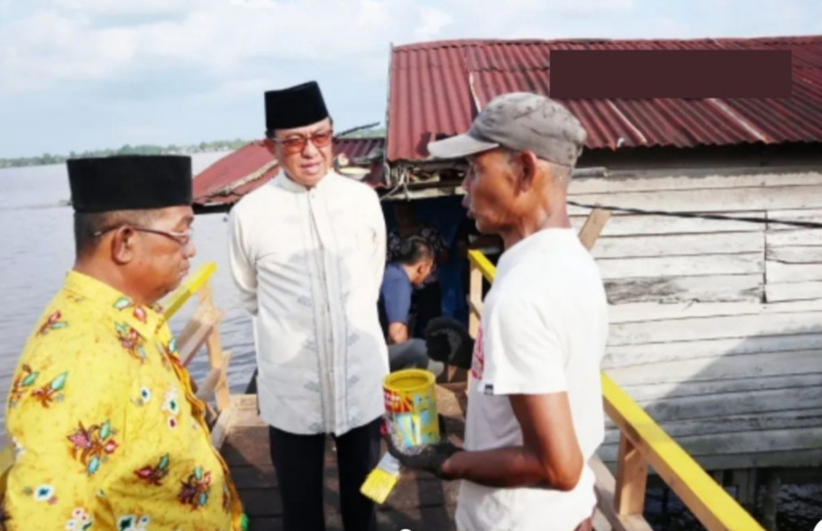 Bupati HM Wardan Meninjau Pembangunan Jalan Jerambah di Lorong Surau