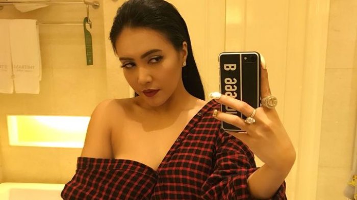Ini Alasan Denada Selalu Berpenampilan Seksi