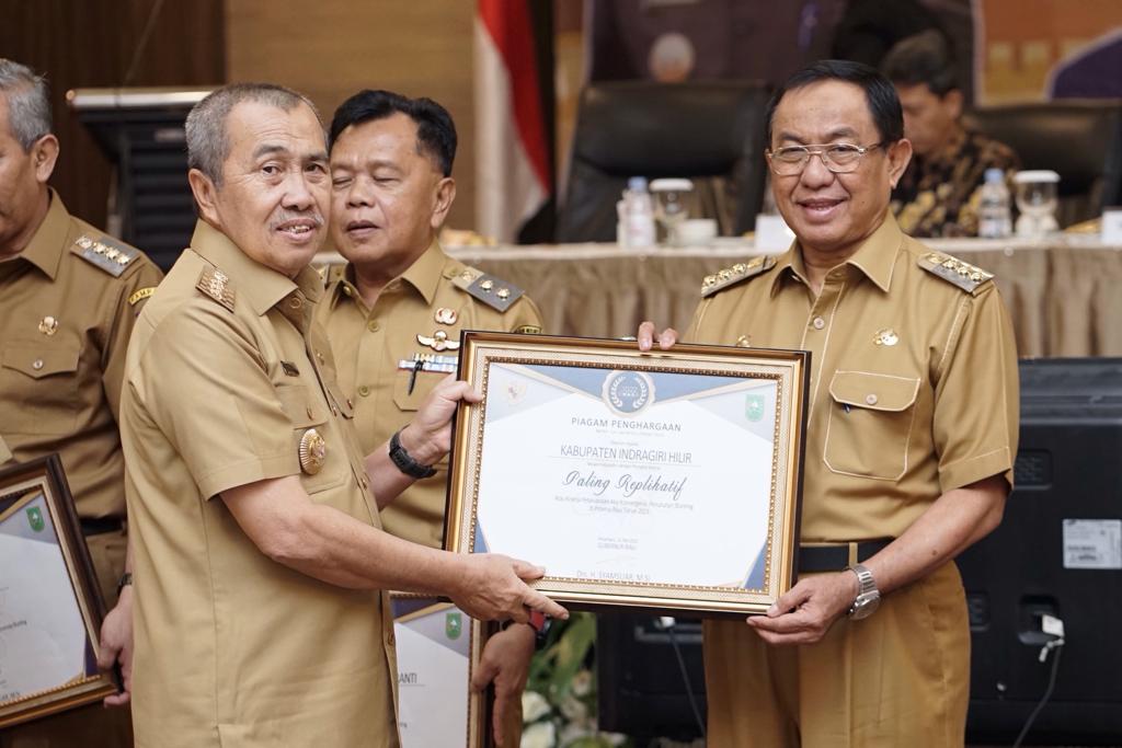 Pemkab Inhil Terima Penghargaan Kabupaten Paling Inspiratif dan Reflikatif Tahun 2021