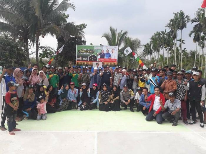 Iwan Taruna Buka Pertandingan Futsal dan Badminton di Desa Sialang Panjang