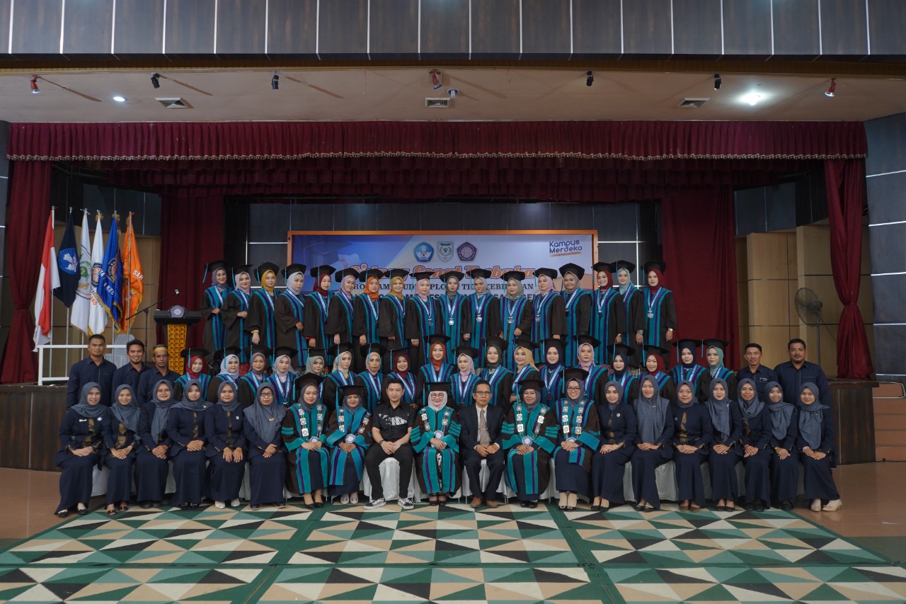 STIKes Husada Gemilang Gelar Wisuda ke XIII Diploma Kebidanan