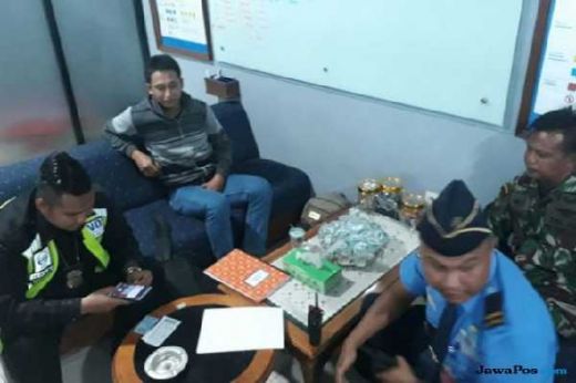 Meroko di Toilet, Pemuda Ini Terancam Tak Boleh Naik Pesawat Seumur Hidup