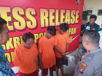 Jadi Tersangka, Ini Tampang Tiga Jukir Penganiaya Driver Ojol di Pekanbaru