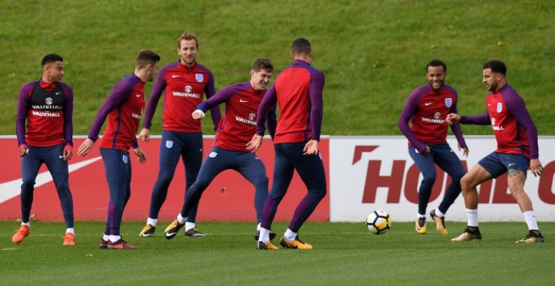 Percaya dengan Kualitas Rekan-rekannya, Joe Hart Optimis Timnas Inggris Lolos ke Piala Dunia 2018