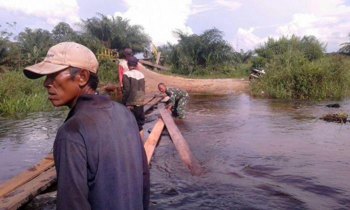 TNI Diminta Pantau Banjir dan Bantu Korban