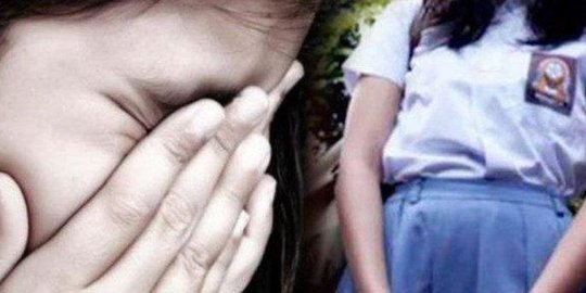 Tergoda Kecantikannya! Istri Syok Intip Suami Perkosa Anak dari Sebuah Lubang