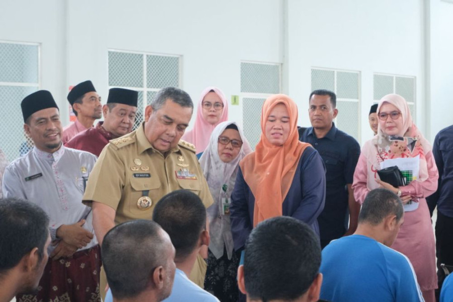 Kunjungi Pasien ODGJ di RSJ Tampan, Ini Pesan Gubernur Edy Nasution