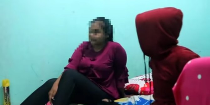 Bikin Hati Bergetar, PSK Ini Mendadak Nangis Saat Dengar Salawat Nabi Padahal Mau Ngamar