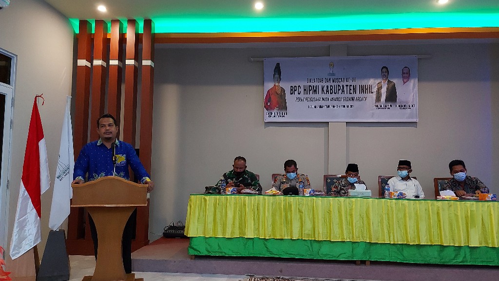 Zainal Arifin, SE, ME menyampaikan sambutan mewakili Ketum BPD Riau, Datuk Budi Febriadi.