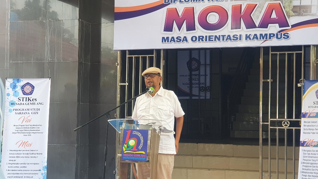 Pembina Yayasan Husada Gemilang, H. Indra Muklis Adnan saat menyampaikan sambutan.