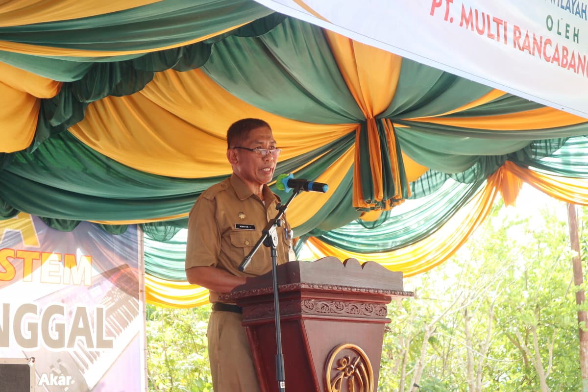 Mewakili Bupati Inhil, Asisten II Bidang Ekonomo, Drs. Mukhtar T saat menyampaikan sambutan.